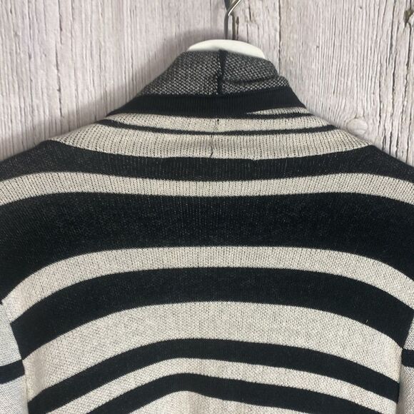 Last Chance! Love Culture Floral Zebra Cardigan  Size M/L - Picture 12 of 12